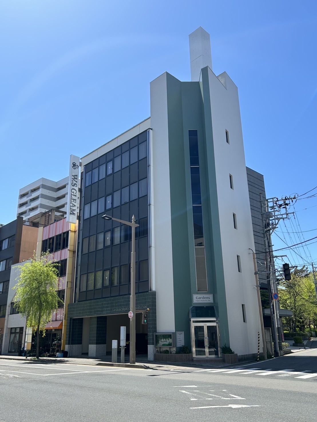 新しい本社外観