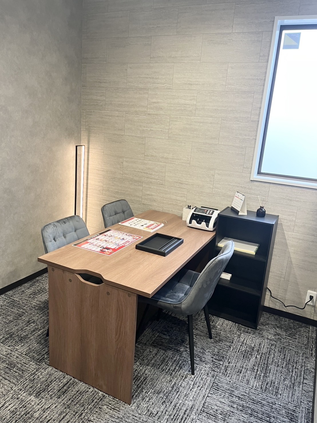 おたからや西光地店内観